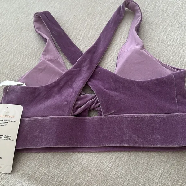 Fabletics NWT Oasis twist front velour sports bra - Image 2