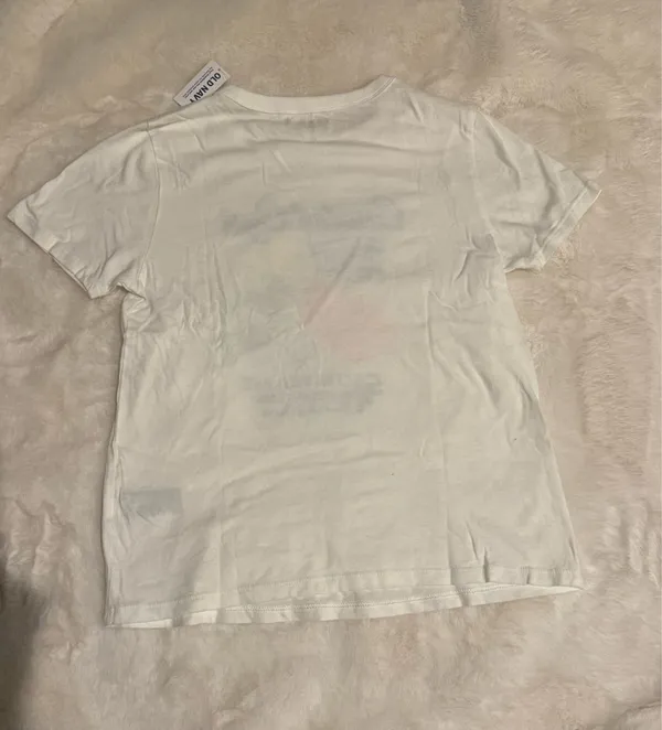 Old Navy Graphic Tee - Image 3