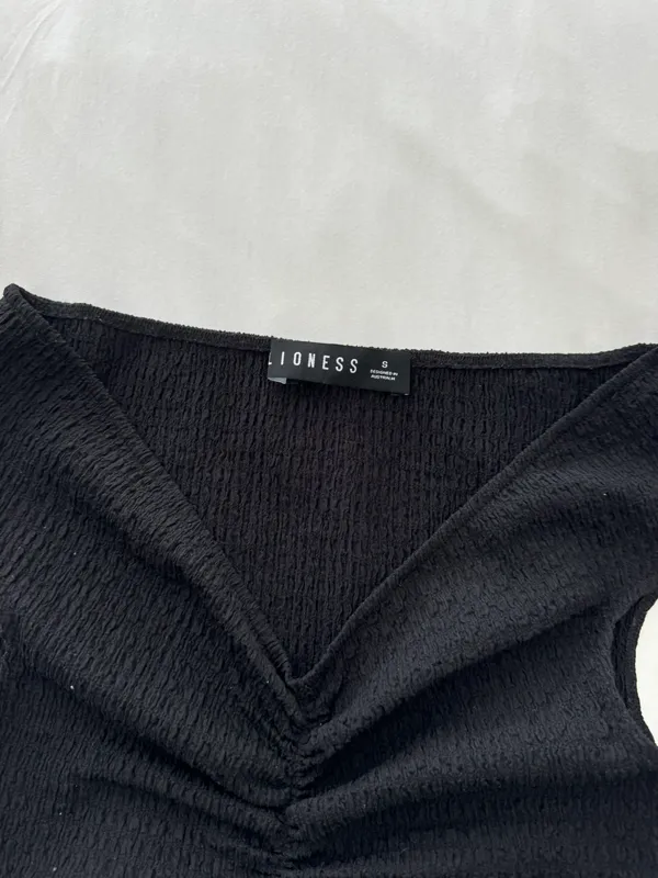 LIONESS Crue Off Shoulder Top in Onyx - Image 5
