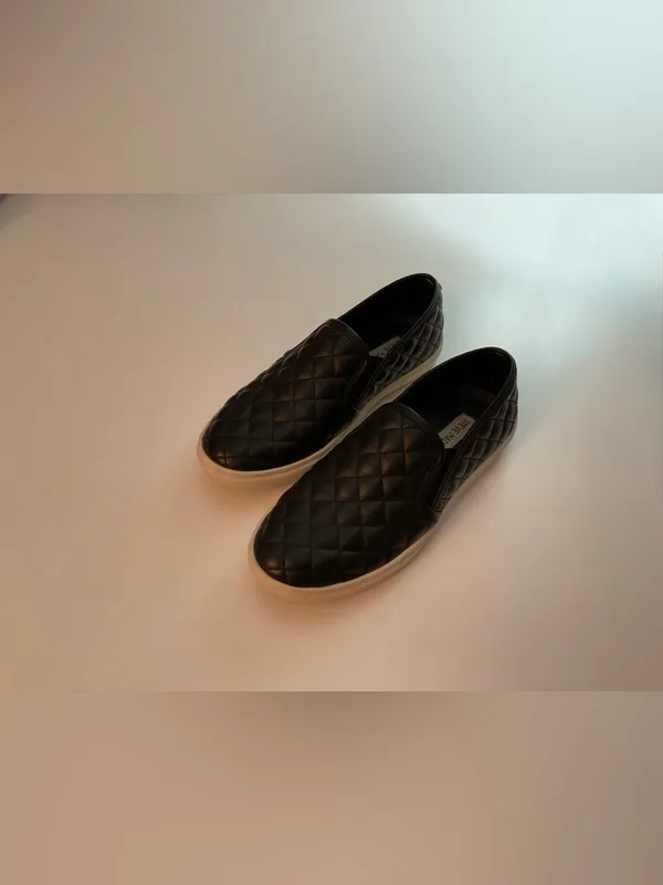 Steve Madden Black Quilted Slip-On Loafers - Image 4