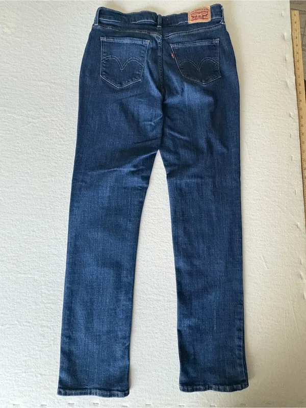 Levi's Slim Straight Jeans in Dark Blue Denim - Image 2