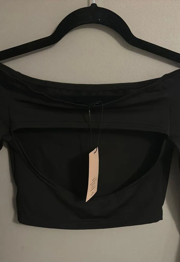 SheIn Long Sleeve Crop Top - Image 2