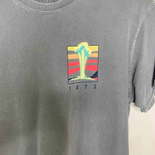 Yellowstone T shirt Bright Back Graphic Tee Sz Medium Cotton - Image 8
