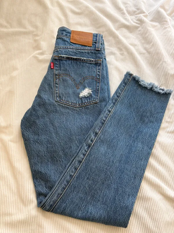Levi’s Wedgie Straight Jeans - Image 2