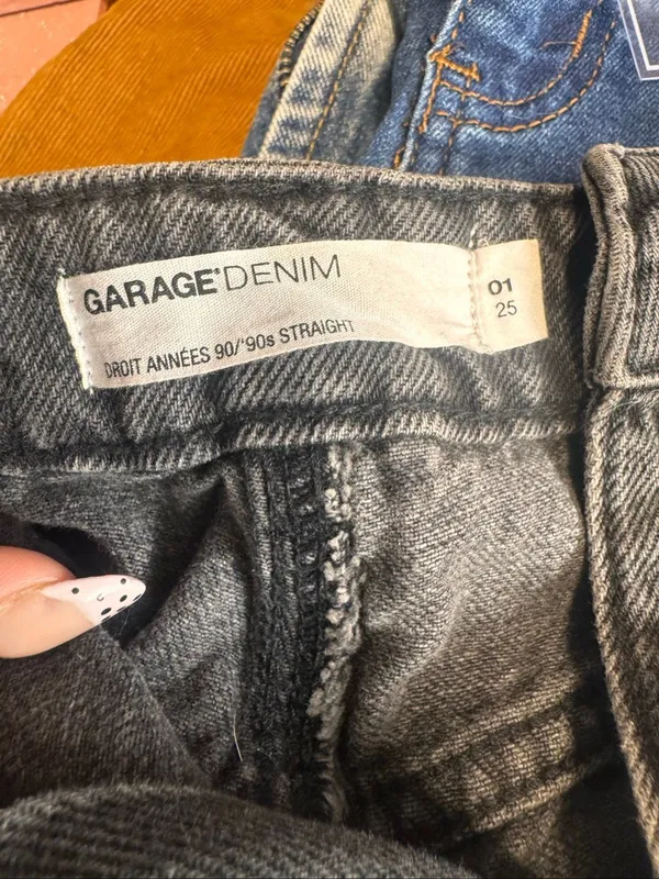 GARAGE Denim High Rise 90s Straight Cuffed Black Shorts Womens Size 01 (25) - Image 3