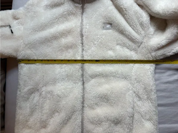 New Balance Women’s S Ivory Plush Teddy Fleece Full Zip Jacket Sherpa - Image 4