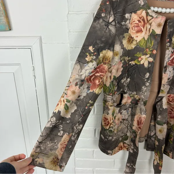 Kate & Mallory Faux Suede Floral Jacket Size M - Image 5