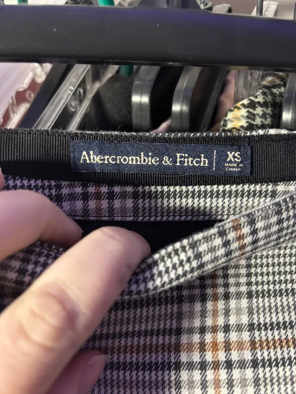 Abercrombie plaid skirt - Image 4