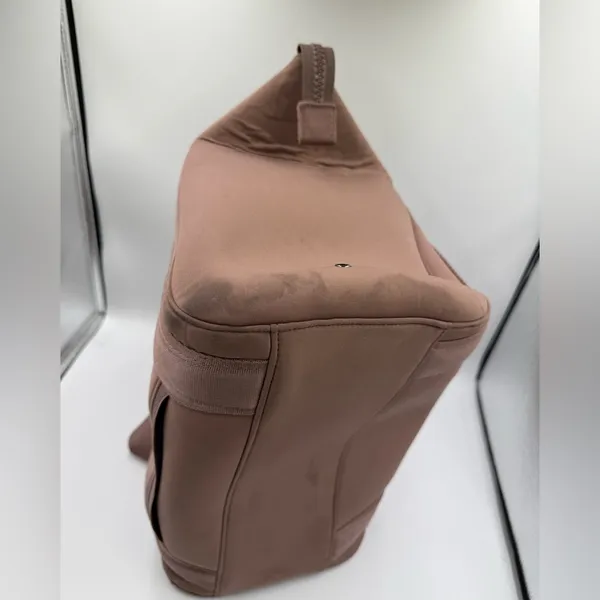 Dagne Dover Landon Neoprene Carryall Bag - Image 9