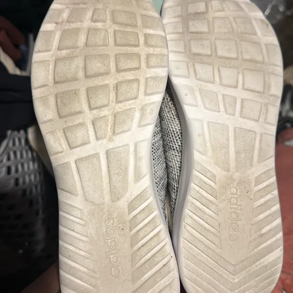 Adidas Cloudfoam Women's Sneaker's size  6.5 - Image 4
