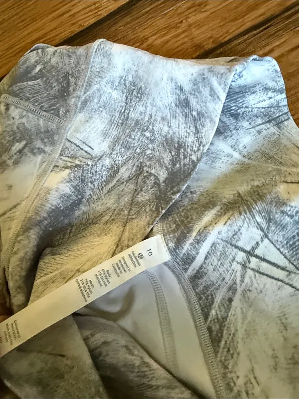 Lululemon cropped legging - Image 4
