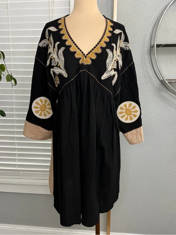 Easel Embroidered Detail Woven Dress Size Medium - Image 4