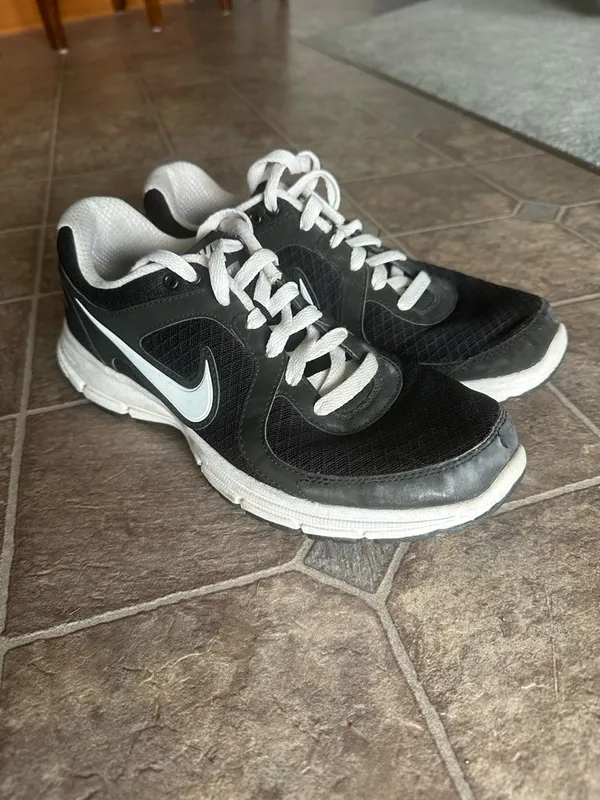 Nike Air Relentless Sneakers Black/White Running, Gym, Exercise… Worn - Image 3