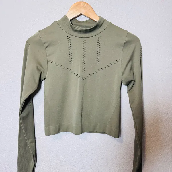 Old‎ Navy Go Dry Seamless Mock Neck Cropped Long Sleeve Athletic Top Women M - Image 2
