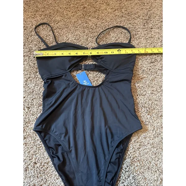 Cupshe Dream Destination One-Piece Swimsuit Black Cut Out Size Medium NWT - Image 2