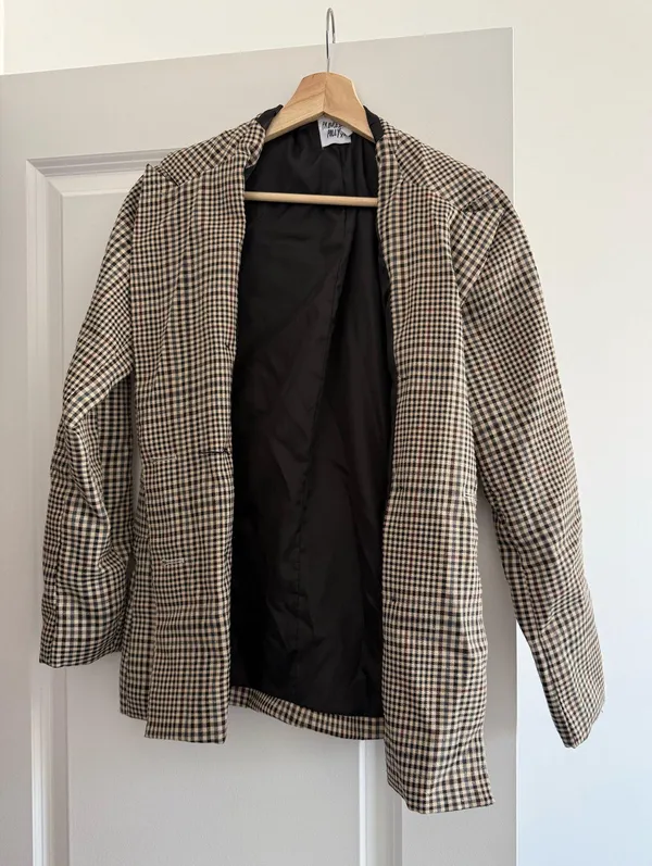 Chic checkered blazer. Perfect for layering. XS - Image 3