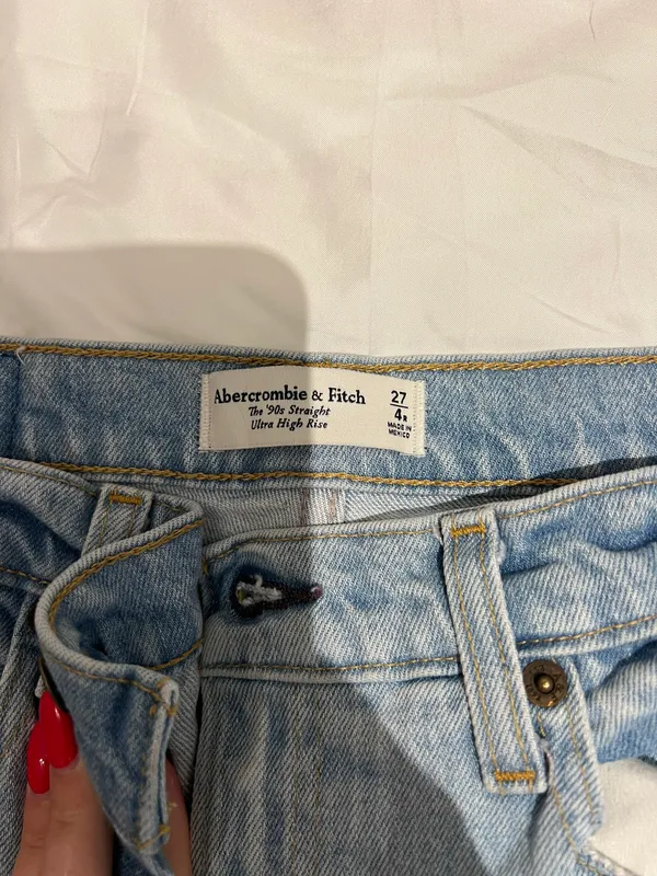 Abercrombie 90s Ultra High Rise Jean - Image 3