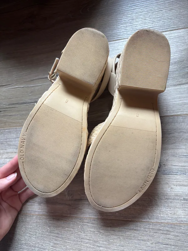 Old Navy Platform Woven Sandals - Image 10