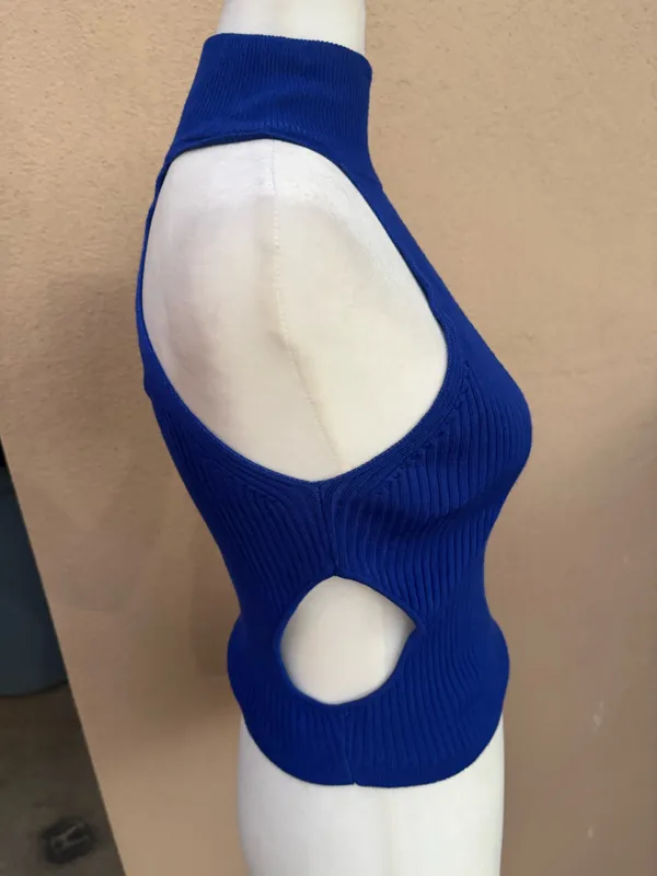 Edgy cut out top Blue Size M - Image 3