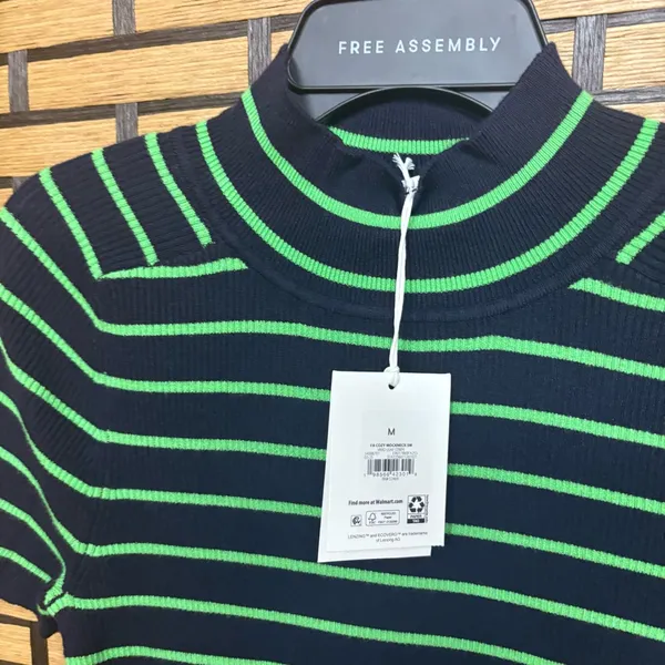 Free Assembly Green And‎ Navy Stripe Turtle Neck Top Size Medium - Image 4