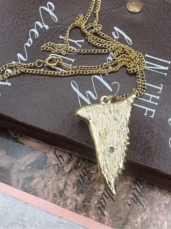 Shark Tooth Pendant Necklace Coastal Boho Style - Image 5