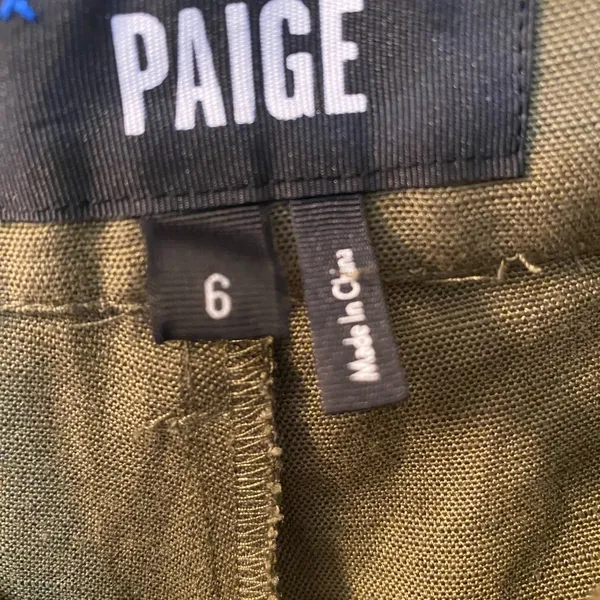 wide leg, high rise, pleated linen blend pants in army green size 6. NWOT - Image 4