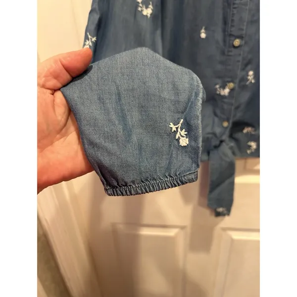 LC Lauren Conrad Blue Floral Embroidered Lyocell Denim Tie Front Shirt‎ Large - Image 4
