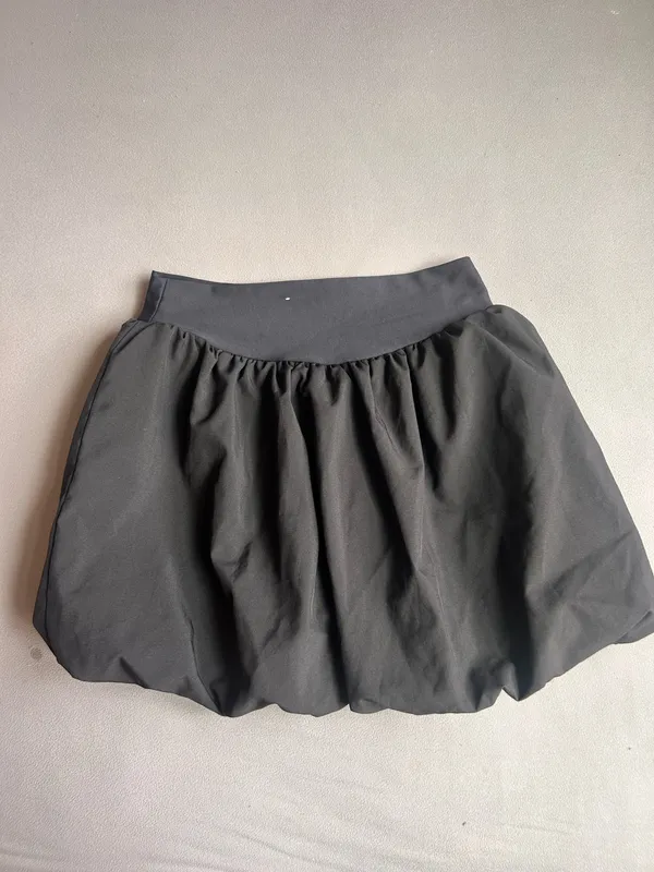 Old navy bubble skirt  - Image 2