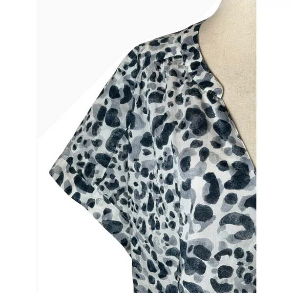 Tommy Bahama Desert Cat Split‎ Neck Top Women Large Black White Leopard Preppy - Image 6