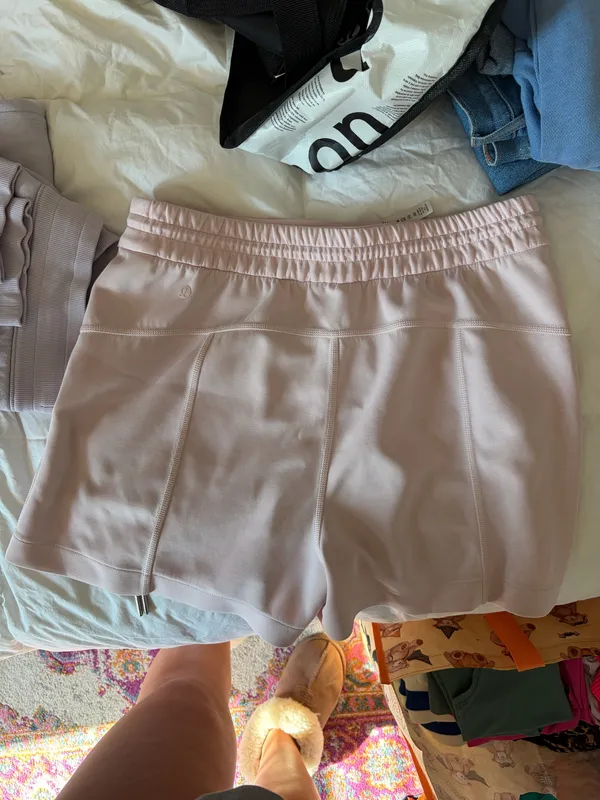 Lululemon Softstreme Shorts High-Rise 4" 8 - Image 3