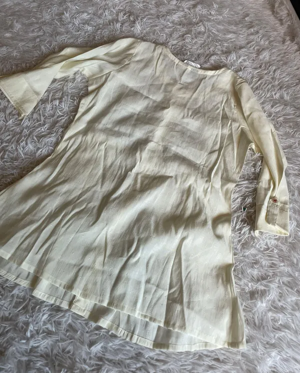 White Shirt/Kurti Size XS - Image 5