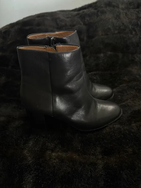 Madewell The Mira Side-Seam Women's 8 Ankle Boot in Black Leather - Image 2