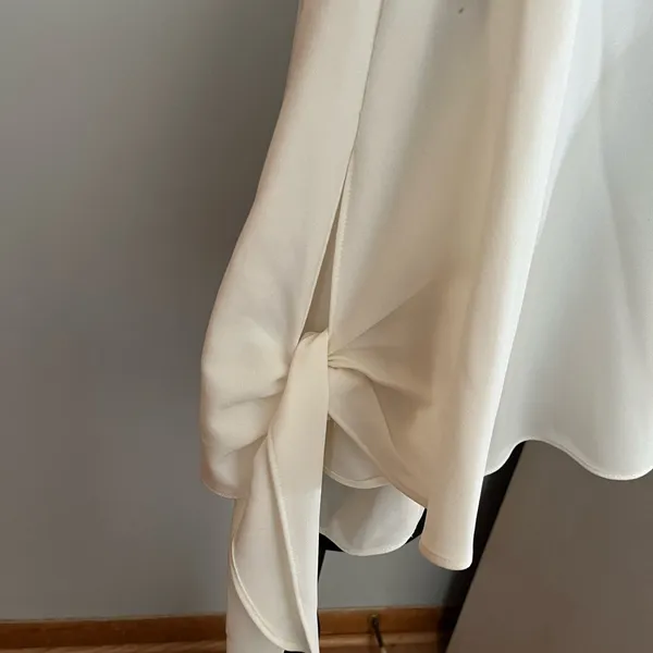 Zara v neck blouse worn toed sleeves Size L‎ - Image 2