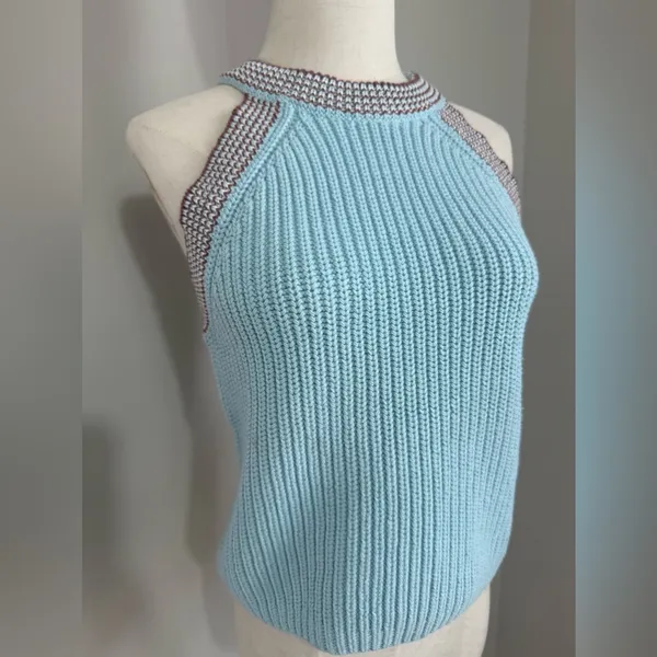 Madewell blue knit crochet halter top with open shoulders in size medium - Image 9