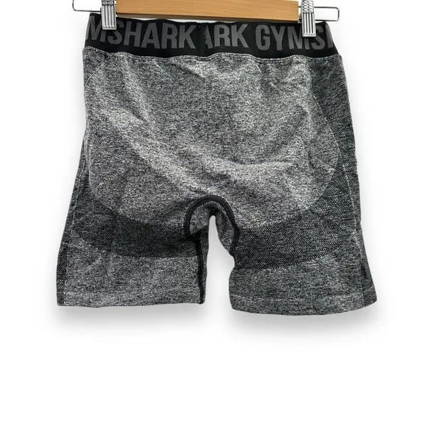 Gymshark‎ Flex Mid Rise Activewear Flex Shorts in Heather Gray Size S - Image 2