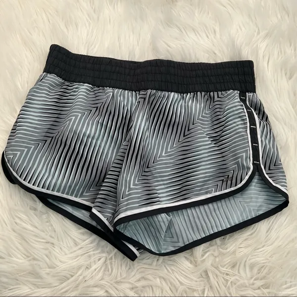 Xersion Women's Semi-Fitted Athletic Running Shorts Gray‎ Black Light Blue Geo - Image 2