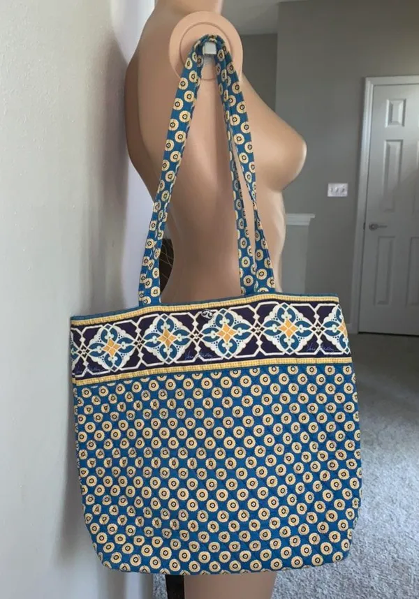 Quilted Cloth Tote Bag - Image 2