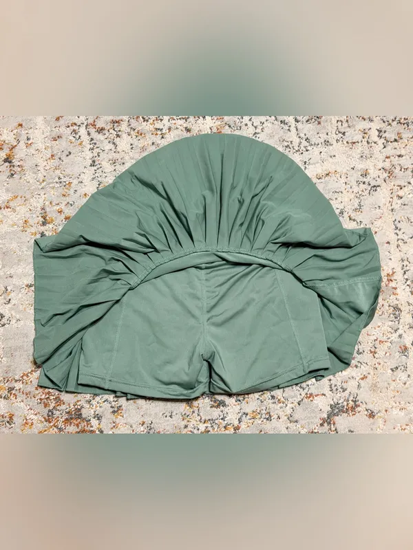 Gold Hinge Pleated Tennis Skirt skort sea green sage Small - Image 7