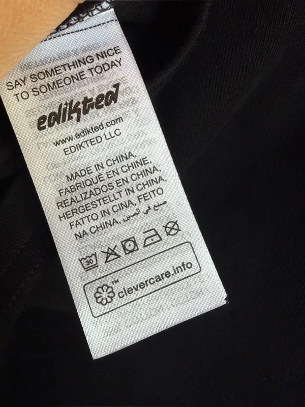 NWT Edikted Italia Graphic Long Sleeve Crop Top Black Medium - Image 7