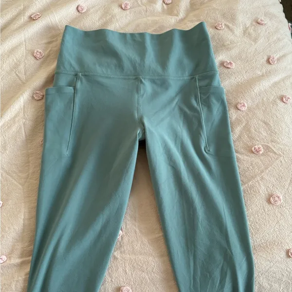 Athleta Salutation Stash 7/8 Tight - Image 4