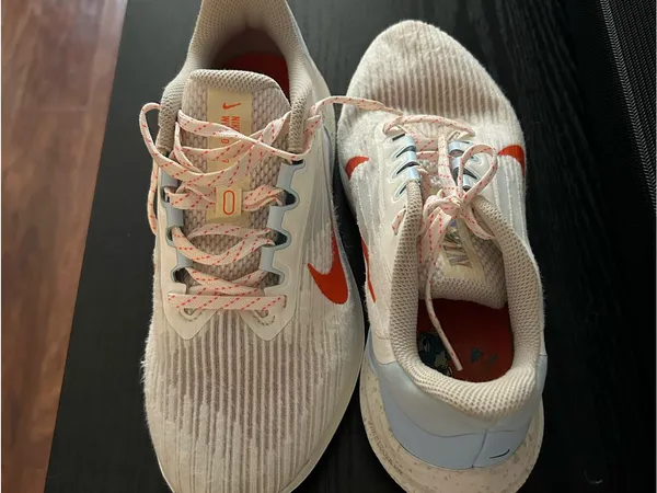 Nike Running Sneakers - Image 3