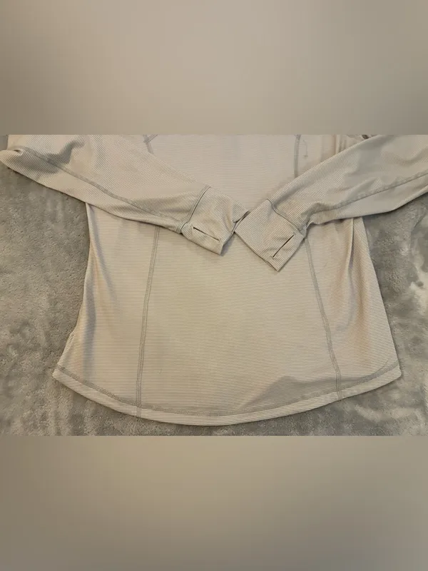 Old Navy Women's Light Beige/Gray Half-Zip Semi-Fitted Long Sleeve Top Size XL - Image 8