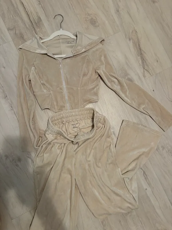 Urban Outfitters velvet set  - Image 2