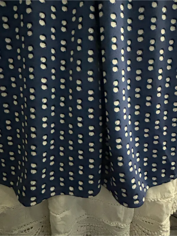 Ann Taylor Women’s Navy Blue Sleeveless V-Neck Dot Print Top LG Petite - Image 8