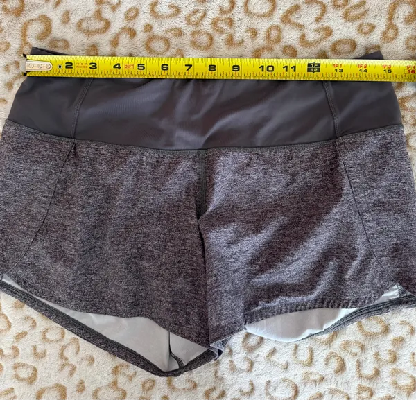 Lululemon Athletic Running Shorts Gray Lined 4" Inseam Women's Size: 6 - Image 7