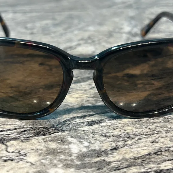 Fossil Tortoise Shell Sunglasses with Fossil Case - Image 11