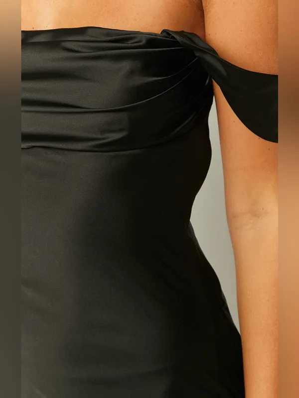 Beginning Boutique Ella Black Off Shoulder Formal Maxi Dress Size 4 New with tag - Image 6