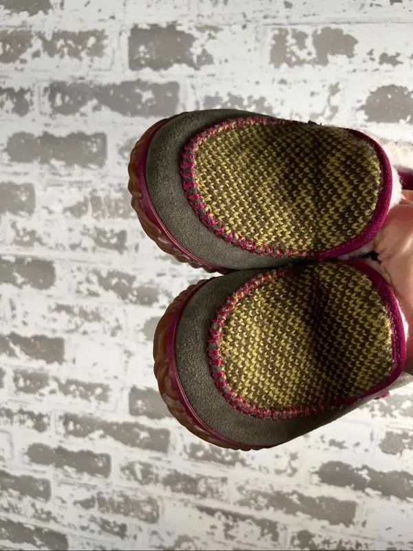 Sorel | women fuzzy lined slipper shoes - Image 4