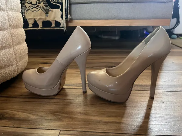 Chinese Laundry WOW Cream rounded toe Platform Pumps/Heels - Image 3