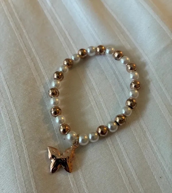 Blush Crush Pearl and Rose Gold Butterfly Charm Stretch Bracelet - Image 4